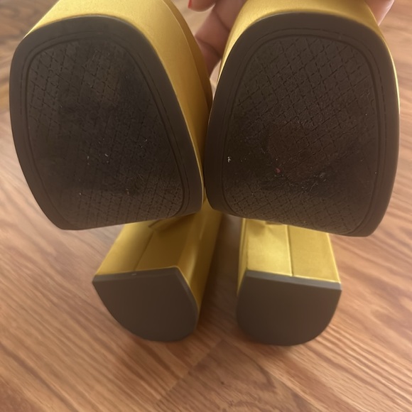 Olive Green Platform Heels - Picture 3 of 4